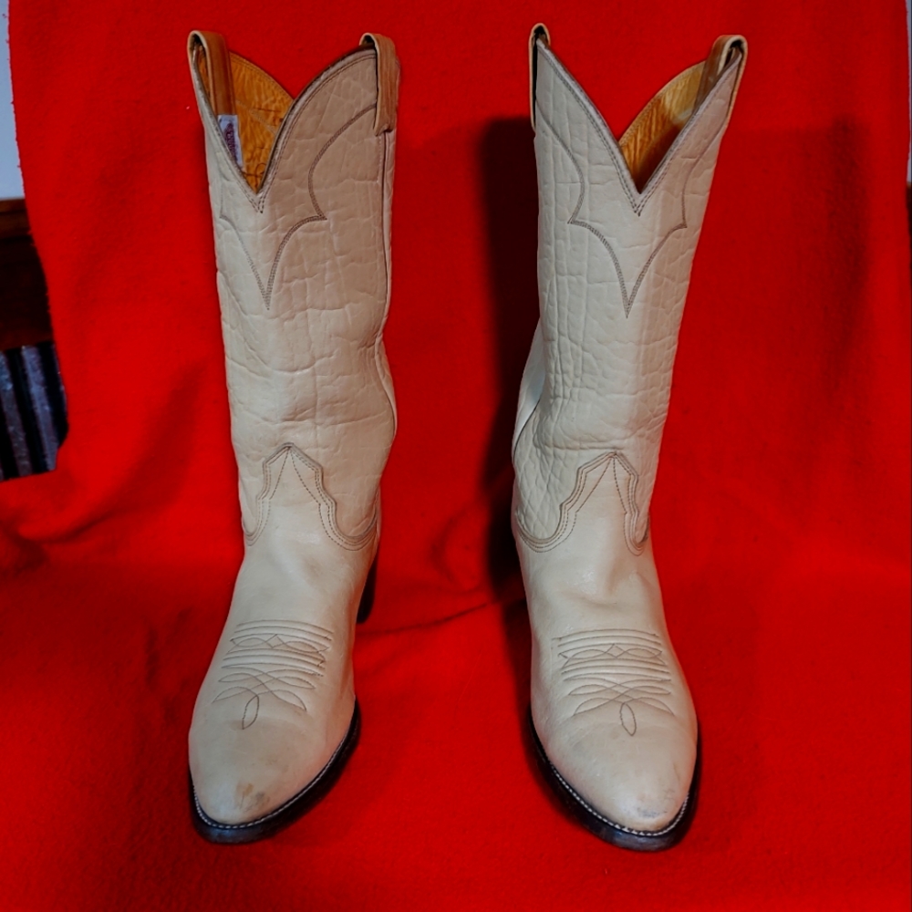 NOCONA MENS BOOTS SIZE 10/B TANISH/BLONDE VERY SOFT LEATHER UPPER AND LOWER